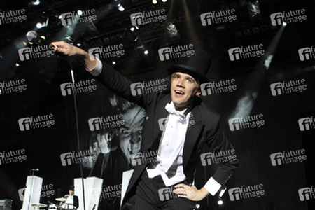 Howlin' Pelle Almqvist (The Hives)