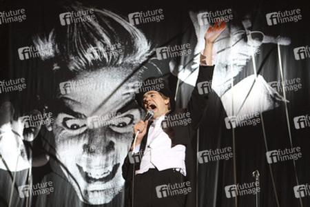 Howlin' Pelle Almqvist (The Hives)