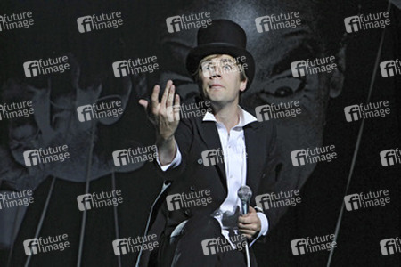 Howlin' Pelle Almqvist (The Hives)