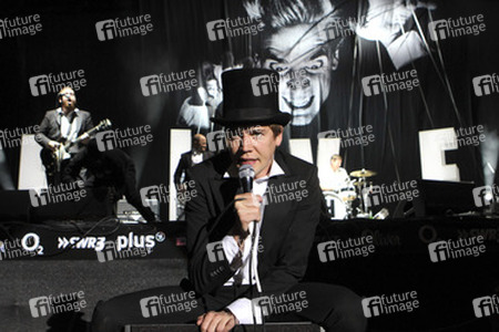 Howlin' Pelle Almqvist (The Hives)