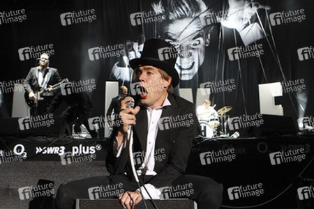Howlin' Pelle Almqvist (The Hives)