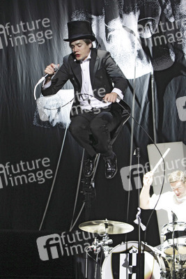 Howlin' Pelle Almqvist (The Hives)