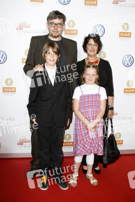 Johannes Enders mit Ehefrau Susann Funke, Tochter Paula und Sohn Franz