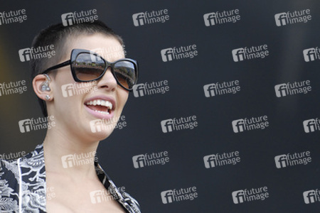 Alina Süggeler (Frida Gold)