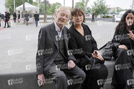 Otto Sander, Monika Hansen