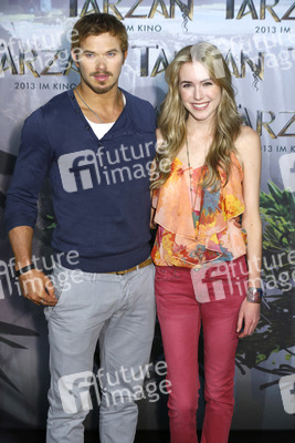 Kellan Lutz, Spencer Locke