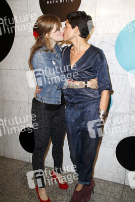 Jasmin Gerat mit Jelena