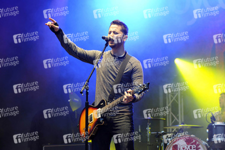 Alejandro Manzano (Boyce Avenue)