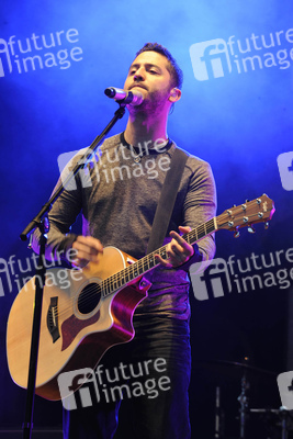 Alejandro Manzano (Boyce Avenue)