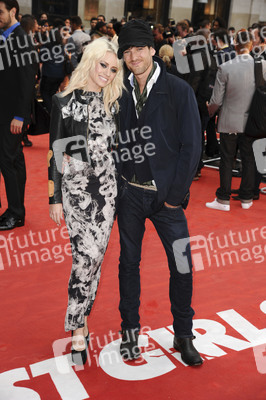 Kimberly Wyatt mit Begleitung