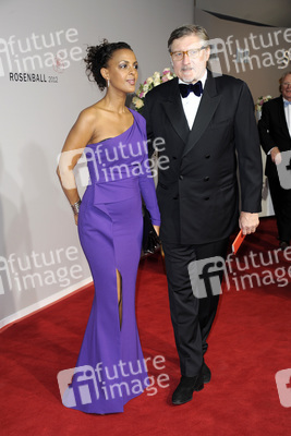 Dennenesch Zoudé, Carlo Rola