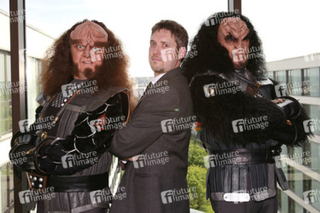 Robert O'Reilly, Tschiponnique Skupin, J.G. Hertzler