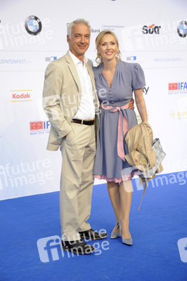 Christoph M. Ohrt mit Freundin Dana Golombek