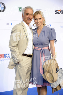 Christoph M. Ohrt mit Freundin Dana Golombek