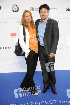 Oliver Mommsen mit Gattin Nicola