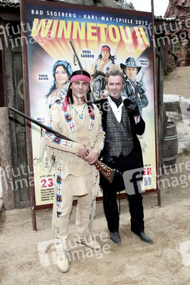 Erol Sander, Timothy Peach