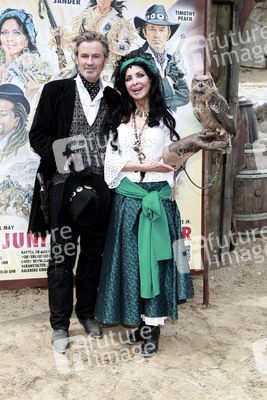 Timothy Peach, Dunja Rajter