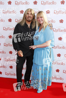 Abi Ofarim mit Begleitung