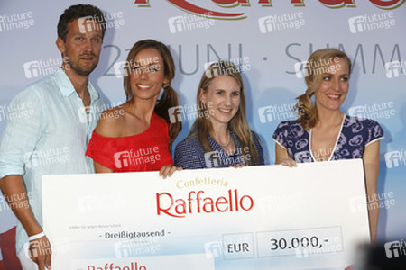 Wayne Carpendale, Annemarie Warnkross, Gillian Anderson