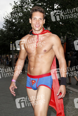 Christopher Street Day Teilnehmer Superman
