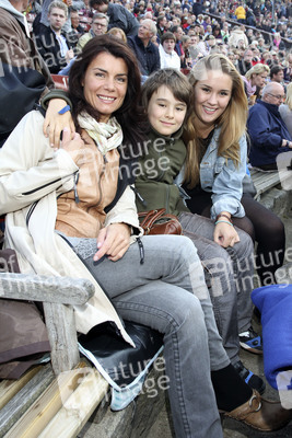 Nicola Tiggeler mit Kindern