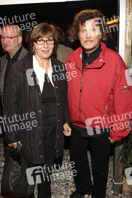 Dieter Wedel mit Begleitung