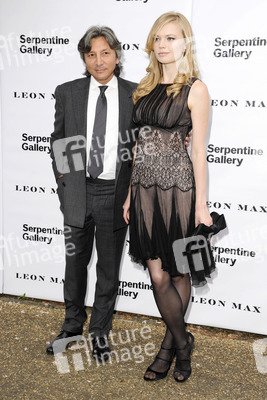 Leon Max mit Begleitung