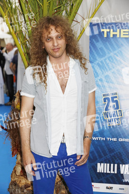 Chele Aguilera (Les Humphries Singers)