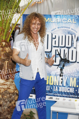 Chele Aguilera (Les Humphries Singers)