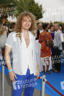 Chele Aguilera (Les Humphries Singers)