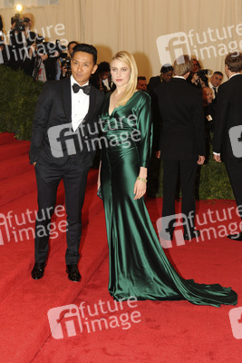 Greta Gerwig mit Begleitung