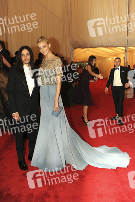 Olivier Theyskens, Caroline Trentini