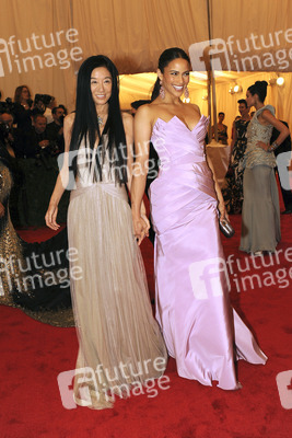 Vera Wang, Paula Patton