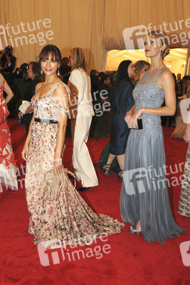 Rashida Jones, Brooklyn Decker