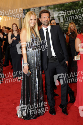 Malin Akerman mit Begleitung