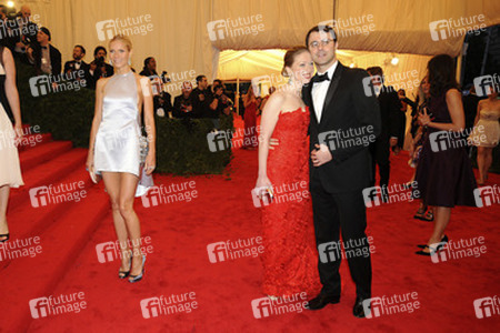 Gwyneth Paltrow, Chelsea Clinton mit Gatte Marc Mezvinsky