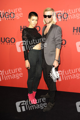 Alina Süggeler, Andreas 'Andi' Weizel (Frida Gold)