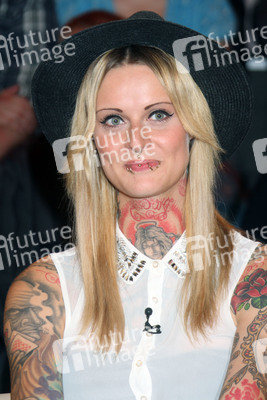 Jennifer Weist (Jennifer Rostock)