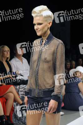 Esther Perbandt Model