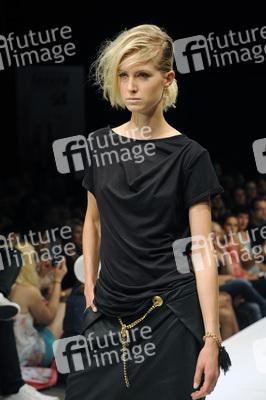 Esther Perbandt Model