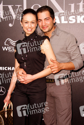 Bülent Sharif mit Ehefrau Emi Oezusek