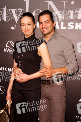 Bülent Sharif mit Ehefrau Emi Oezusek