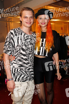 Wilson Gonzalez Ochsenknecht, Bonnie Strange