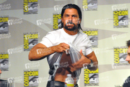 Manu Bennett