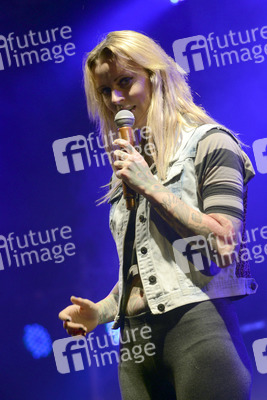 Jennifer Weist (Jennifer Rostock)