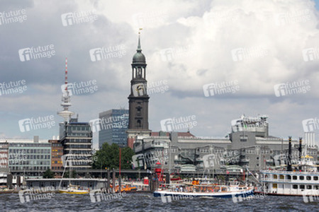 Fernsehturm und Hamburger Michel