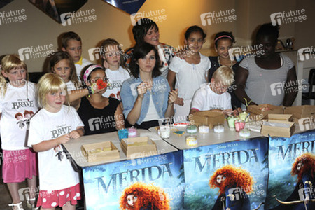 Nora Tschirner mit Kindern