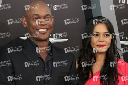 Bokeem Woodbine mit Begleitung