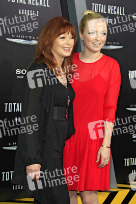 Frances Fisher, Francesca Eastwood