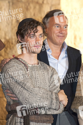 Tom Payne, Nico Hofmann